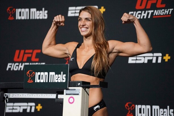 UFC bojovnice Mackenzie Dern na váze