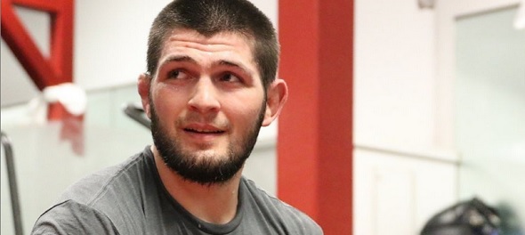 Khabib Nurmagomedov má před sebou poslední dva zápasy