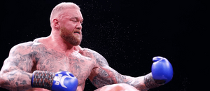 Hafthor Bjornsson má s boxem přeci jen více zkušeností Hafthor Bjornsson má s boxem přeci jen více zkušeností