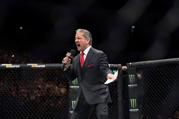 Uvaděč MMA zápasů Bruce Buffer během UFC Moscow Fight Night - Zdroj Dokshin Vlad, Shutterstock.com