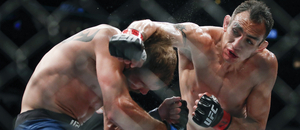Tony Ferguson při zápase s Justinem Gaethjem Tony Ferguson při zápase s Justinem Gaethjem