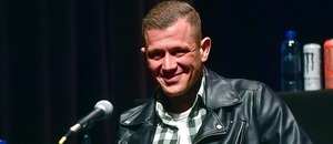 Vašek Baba Jaga Mikulášek na tiskové konferenci Vašek Baba Jaga Mikulášek na tiskové konferenci