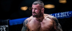 Karlos Vémola vyhlíží svého příštího soupeře Karlos Vémola vyhlíží svého příštího soupeře