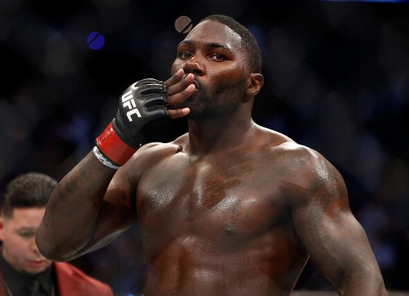 Anthony Johnson bude bojovat na víkendovém Bellatoru