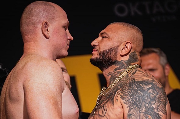 Štefan Vojčák vs. Alexander Cverna na staredownu, OKTAGON MMA