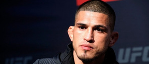 Anthony Pettis se pokusí odčinit poslední porážku Anthony Pettis se pokusí odčinit poslední porážku