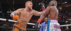 Jake Paul porazil Tyrona Woodleyho na body Jake Paul porazil Tyrona Woodleyho na body