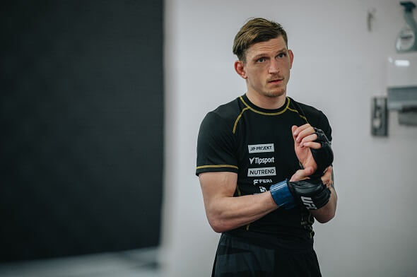 David Dvořák podepsal další smlouvu v UFC