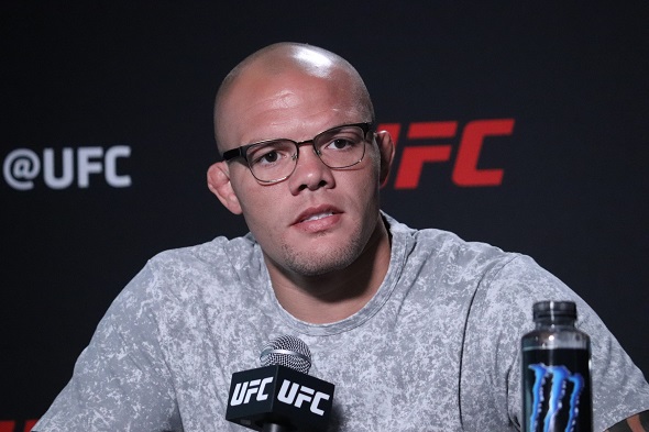 Anthony Smith má před sebou další zápas v UFC