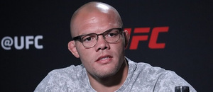 Anthony Smith má před sebou další zápas v UFC