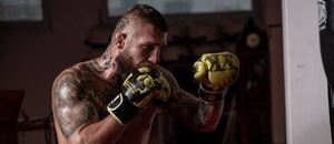Pirát se v boxu postaví Alexandru Cvernovi Pirát se v boxu postaví Alexandru Cvernovi