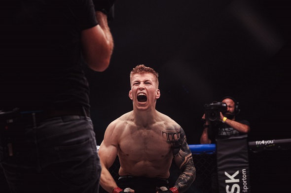 Jakub Tichota rozjel svou profesionální MMA kariéru výborně