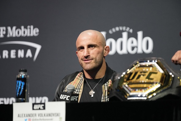 Alexander Volkanovski je v UFC stále neporažen