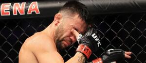 Píchnutí do oka (eye poke) je v MMA zápase velice nepříjemné
