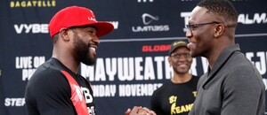 Floyd Mayweather a Deji Olatunji Floyd Mayweather a Deji Olatunji
