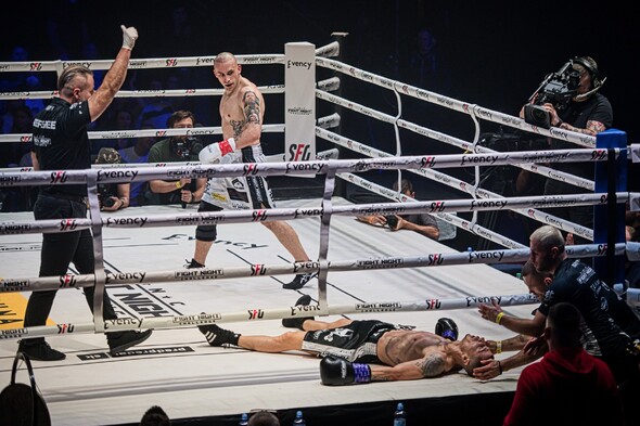 Frayer Flexking na předchozí Fight Night Cahllenge zvítězil