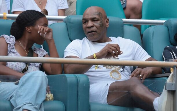 Mike Tyson na finále ženského turnaj WTA 1000 v Miami