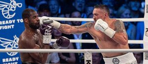 Usyk porazil Duboise, sám byl ale v zápase v problémech