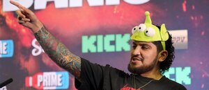 Dillon Danis na tiskové konferenci Dillon Danis na tiskové konferenci