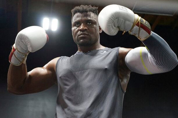 Francis Ngannou pořádně zatopil Tysonu Furymu