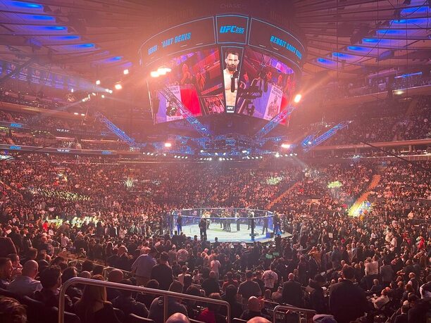 Parádní atmosféra UFC 295