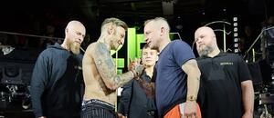 Martin Kocián a Sámer Issa při staredownu Martin Kocián a Sámer Issa při staredownu