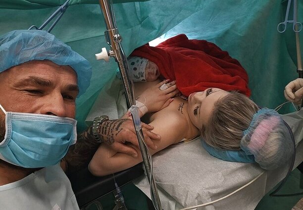 Karlos, Lela a Arnold Vémolovi