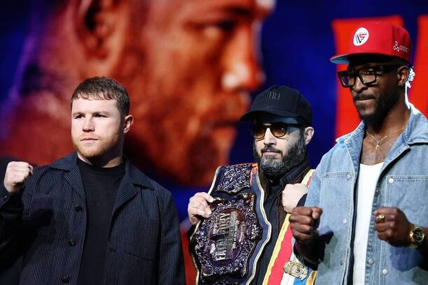 Canelo Alvarez a William Scull