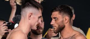 Andrej Kalašnik a Ion Surdu během staredownu na oficiálním vážení