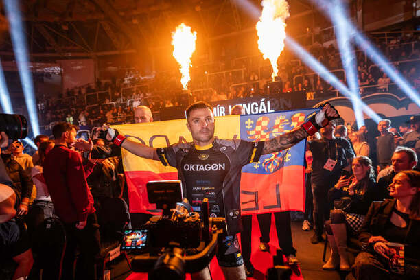 Vlado Lengál při nástupu na turnaji OKTAGON 79 v Brně