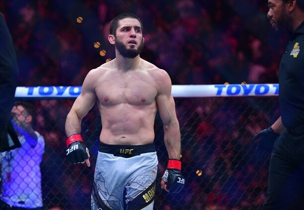 Islam Makhachev se chystá v UFC 322 získat další pás