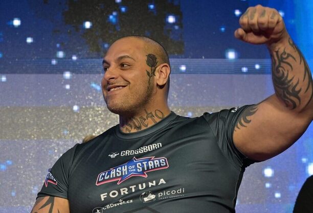 Jarda Kotlár zabojuje v pyramidě Clash 14