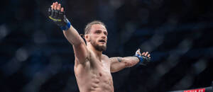 Tomáš Mudroch slavící vítězství nad Jakubem Dohnalem