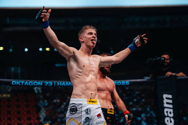 Jakub Batfalský slaví vítězství nad Karolem Ryšavým na turnaji Oktagon 72