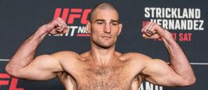 Sean Strickland na vážení před turnajem UFC Fight Night 267