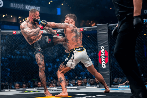 Christian Eckerlin a Matouš Kohout během zápasu na turnaji Oktagon 85