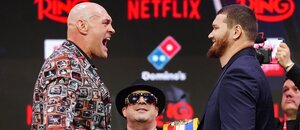Tyson Fury a Arslanbek Makhmudov během staredownu