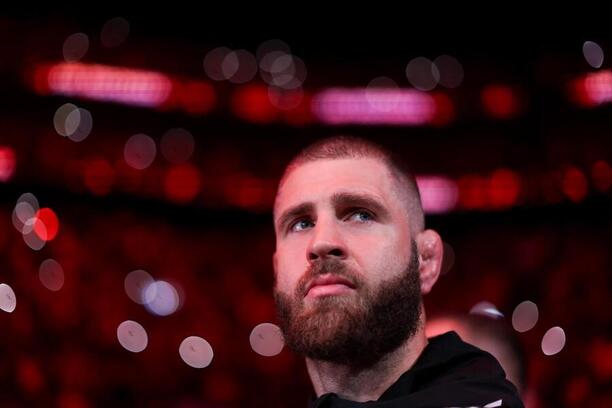 Jiří Procházka neuspěl v&nbsp;titulové bitvě na UFC 327