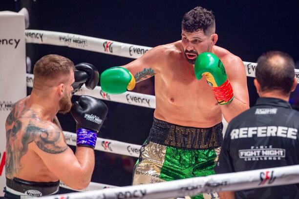 Attila Végh dnes nastoupí v&nbsp;boxerském ringu proti Spejblovi