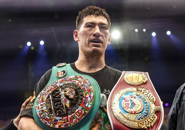 Dmitry Bivol je nesporný šampion polotěžké váhy.