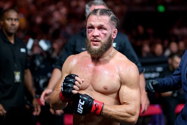 Rafael Fiziev zabojuje na UFC Fight Night s&nbsp;Manuelem Torresem.