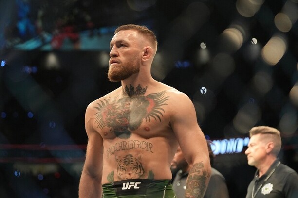 Conor McGregor se vrací do klece UFC.