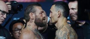 McGregor vs. Holloway při závěrečném staredownu