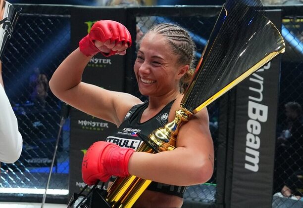 Hanka Gelnarová ve svém KSW debutu zvítězila.