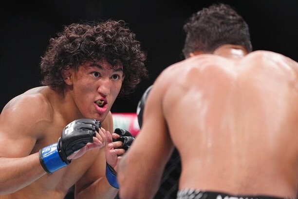 Raul Rosas Jr. si to během UFC Fight Night rozdá s&nbsp;Raonim Barcelosem.