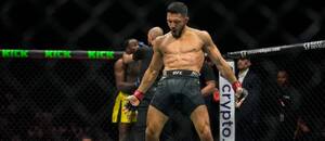Aaron Pico slaví výhru nad Losenem Keitou na turnaji UFC 333